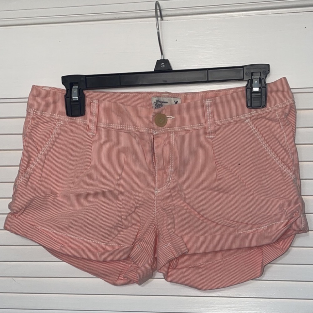 American Eagle striped shorts. Beach vibes. Size 0. Spring/summer attire.